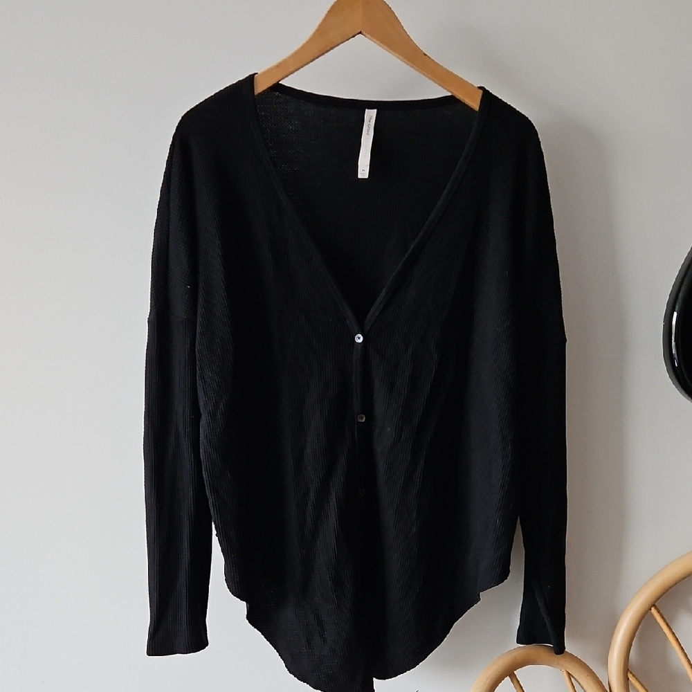 Aritzia Black Long Sleeve With Buttons